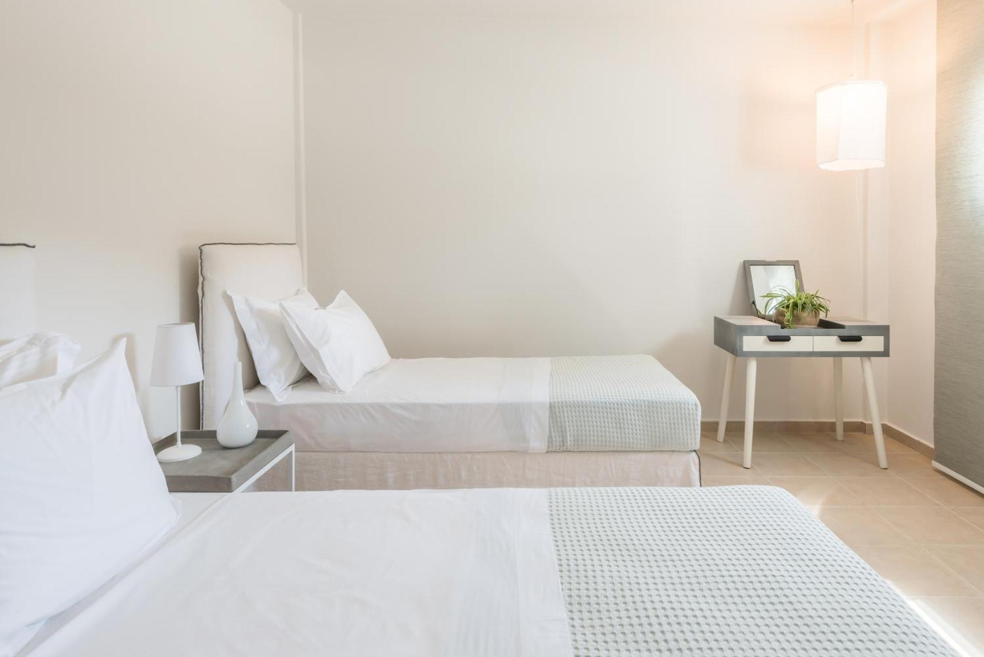 Eneos Kythnos Beach Villas-Elegant And Comfort Villas Oda fotoğraf
